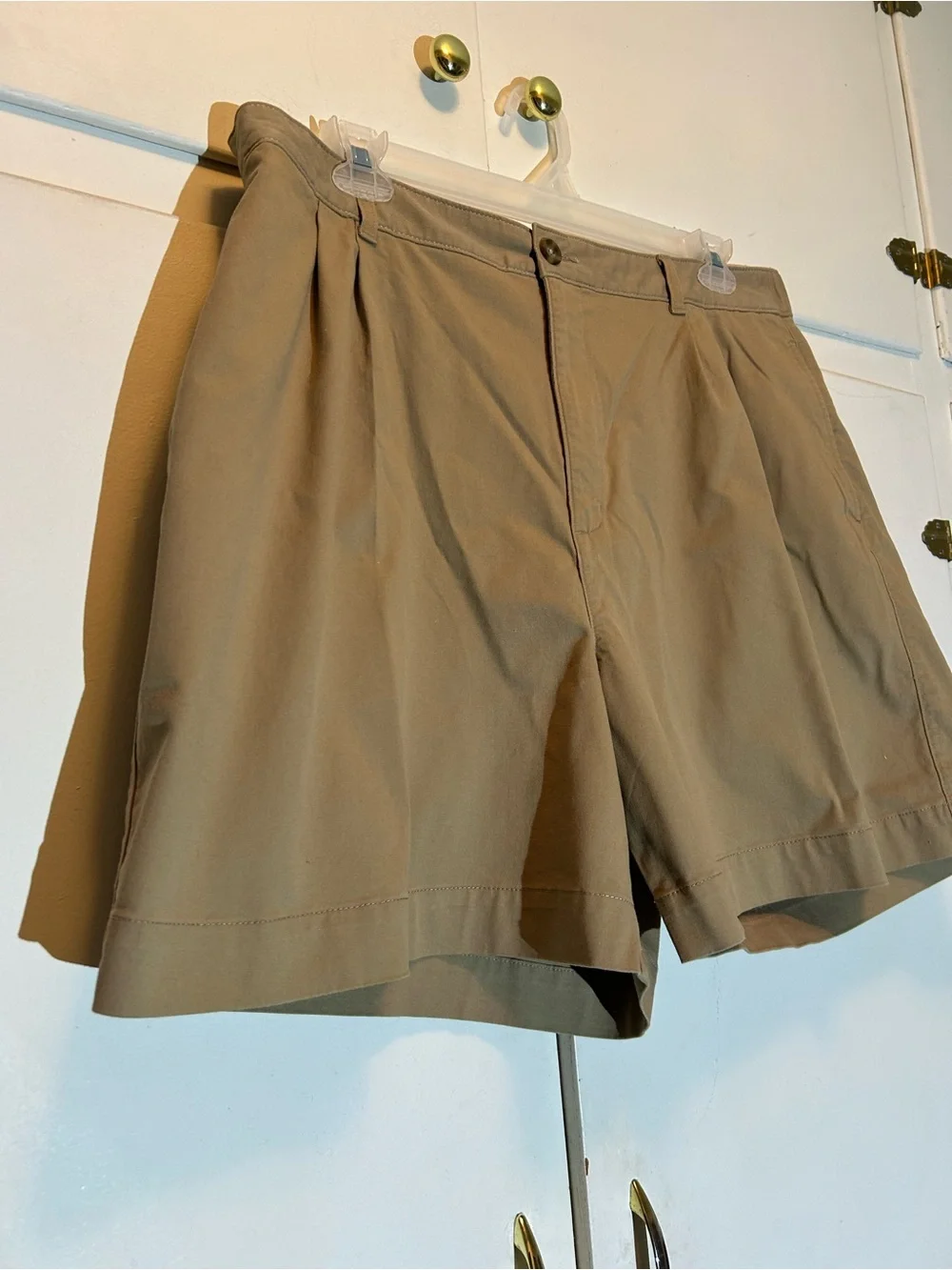 Old Navy Women’s Khaki Flat-Front Shorts